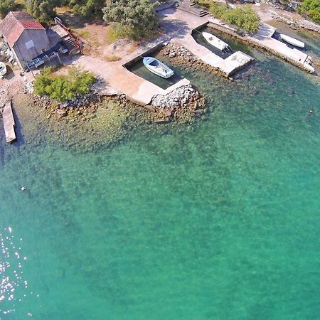 Studio Zuronja 14095B Putniković Exteriör bild